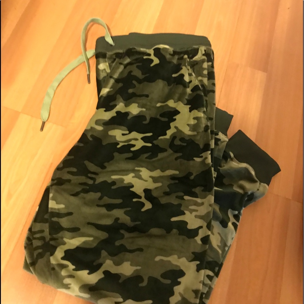 1XL Lularoe Jax Cozy Collection Camo Pants NWOT